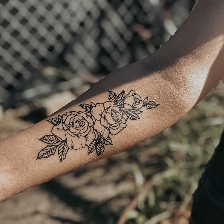 Roses Outline